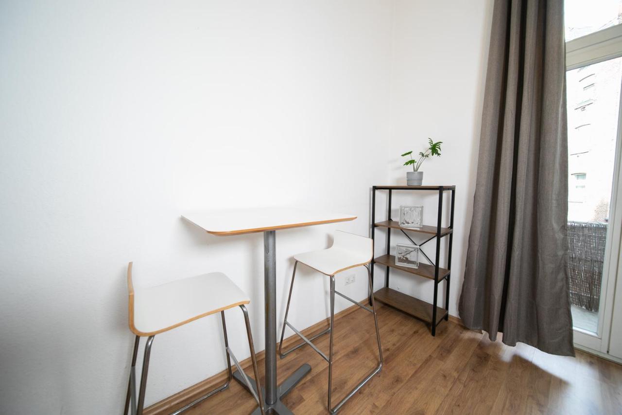 White 60 Qm Apartment - Zentral - Balkon - Messe Düsseldorf Esterno foto